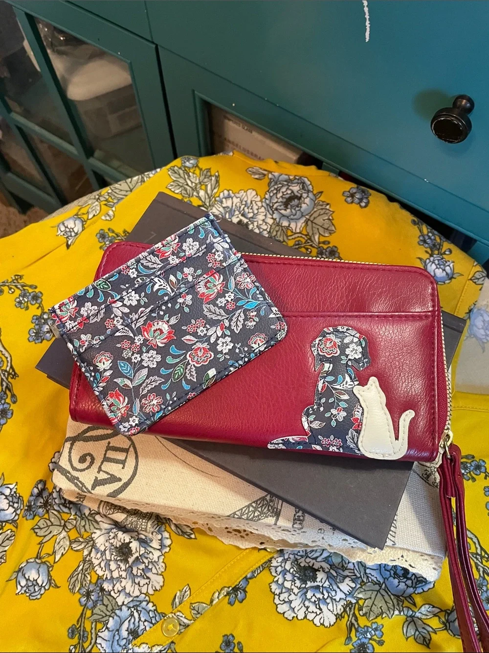 mundi stylish burgundy